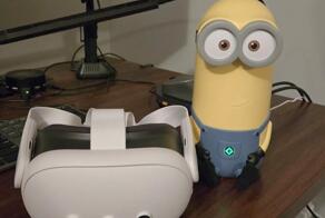 Тематический роутер в виде миньона Кевина от корейской компании Davolink, несмотря на комичный дизайн, получил признание VR-сообщества как один из самых качественных благодаря поддержки редкого диапазона Wi-Fi 6E (6 ГГц)