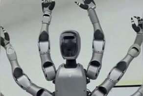 Китайская Midea создала «супергуманоида» с шестью руками, который будет собирать бытовую технику на заводах