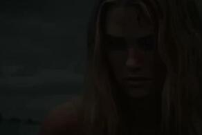 Вышел трейлер фильма Killer Whale про свирепую касатку-убийцу, которая живёт в лагуне и охотится на отдыхающих