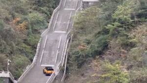 Китайский автопроизводитель Chery решил снять эпичную рекламу своего авто, который легко взбирается по знаменитой «Лестнице в небо» из 999 ступеней