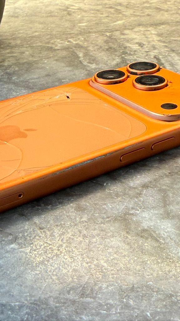 Владельцы новых iPhone 17 жалуются на их хрупкость
