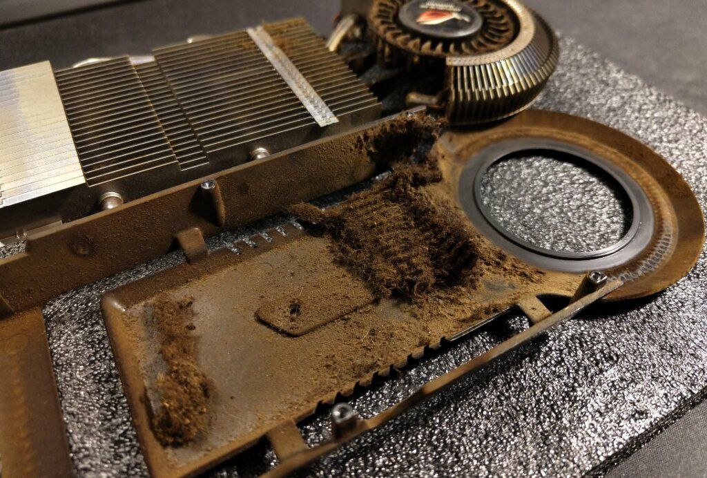 Так выглядит компьютер курильщика — оказывается, вейпы и сигареты буквально убивают ваш ПК