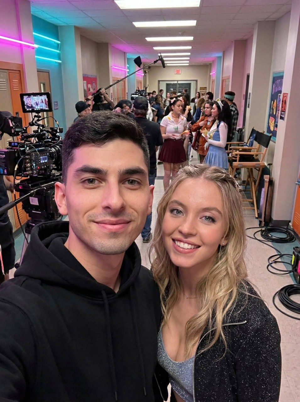  Делаем селфи с любимым персонажем в Nano Banana