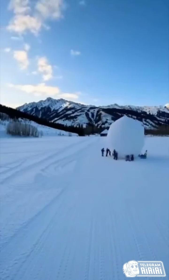 ️ Дамы и господа, перед вами самый большой снежный ком